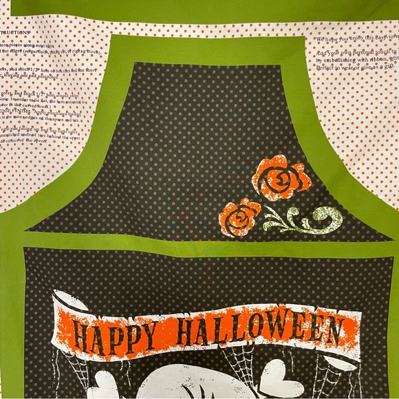Halloween Apron Cut and Sew Project Fabric Panel‎ Skull Roses Crafting DIY #K14 - Picture 6 of 10